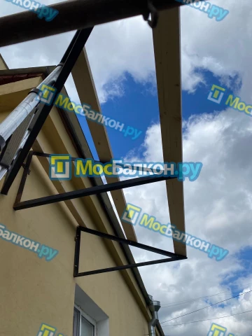 Крыша на балконе в Пушкино монтаж и ремонт по выгодной цене от МосБалкон