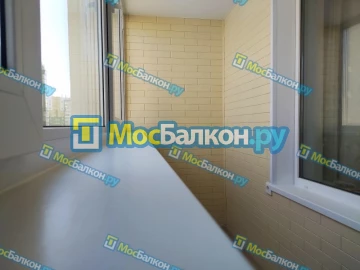 Отделка балконов и лоджий паркетом в Москве