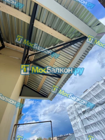 Крыша на балконе в Пушкино монтаж и ремонт по выгодной цене от МосБалкон