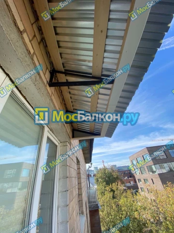 Крыша на балконе в Пушкино монтаж и ремонт по выгодной цене от МосБалкон