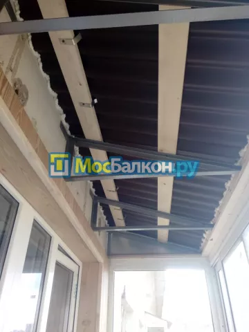 Крыша на балконе в Пушкино монтаж и ремонт по выгодной цене от МосБалкон