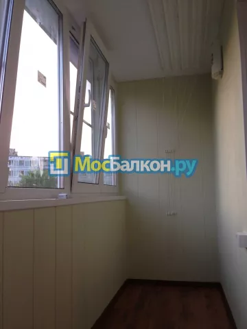Отделка балкона и лоджии пластиковыми ПВХ панелями в Пушкино от компании МосБалкон